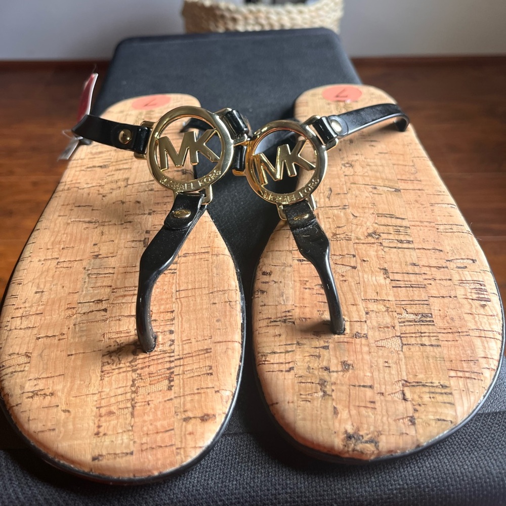 ✨MICHAEL KORS Size 7 MK Logo Charm Jelly Cork Bottom Flip Flop Thong Sandals✨